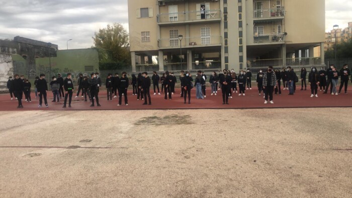 Lutto al liceo Pitagora – B. Croce